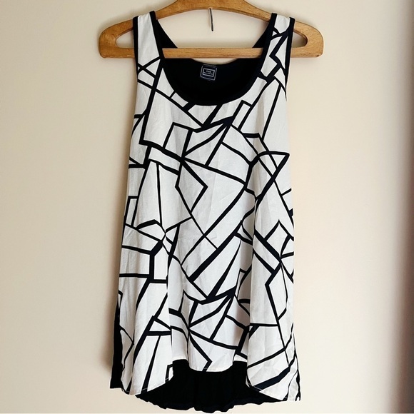 THX Thanx Collection Tops - THX Thanx Collection White Abstract Pattern Tank Top